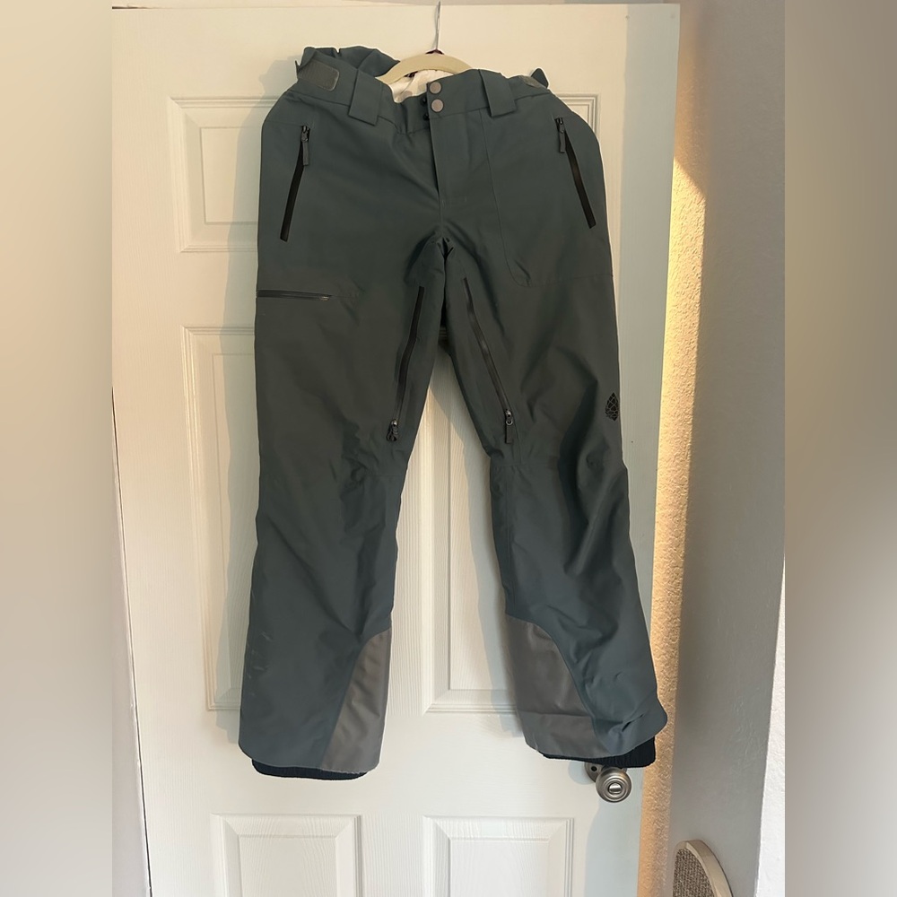 Women’s Stio Snowpants